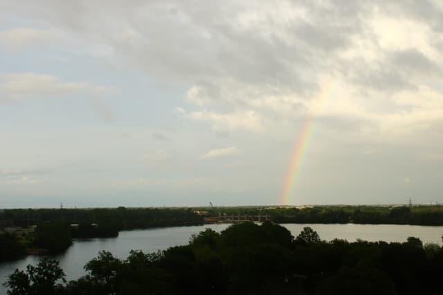 Dam Rainbow